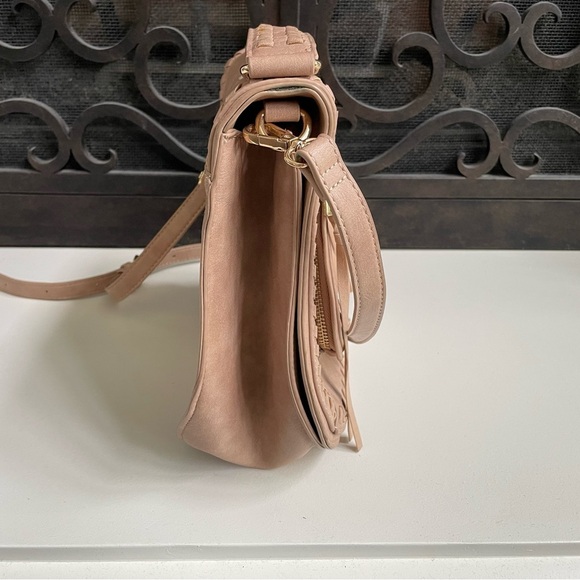 Urban Expressions Beige Crossbody Bag - Picture 5 of 16